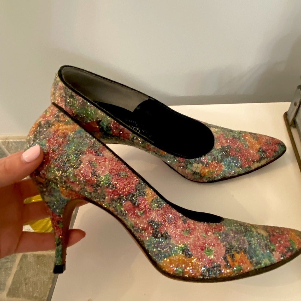 VINTAGE De Lido Dells heels